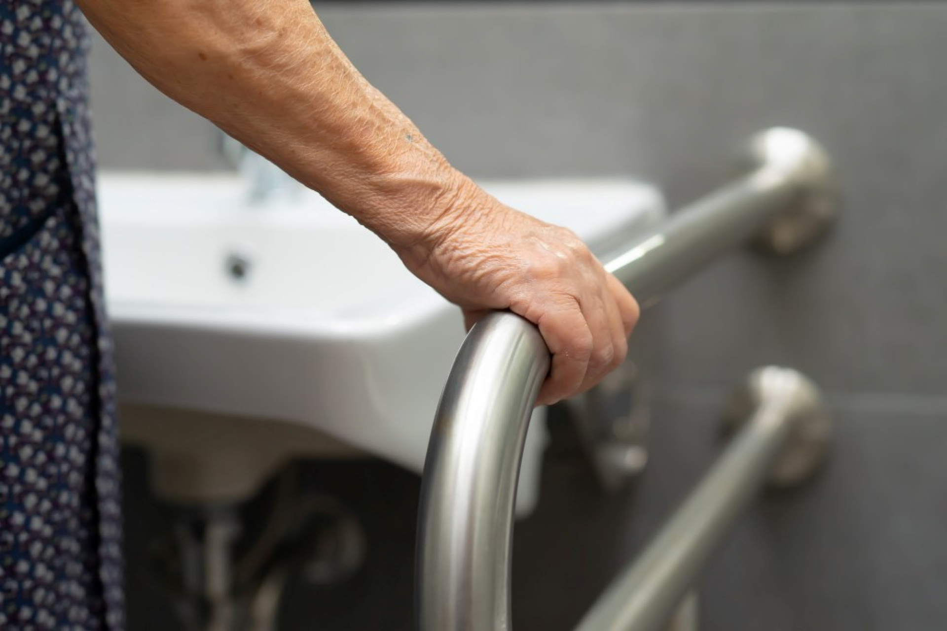 transform-your-home-simple-ergonomic-hacks-for-arthritis-friendly-living