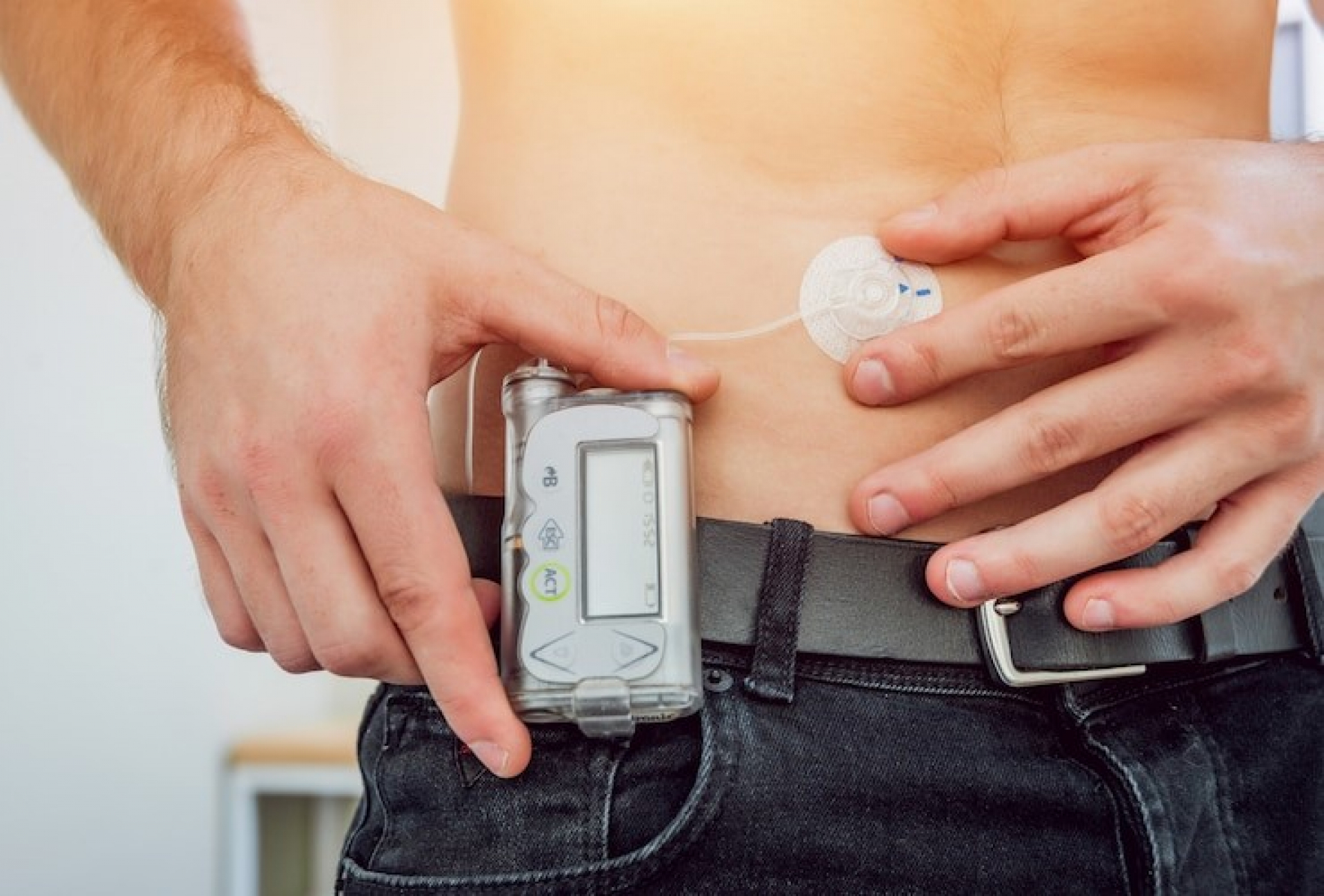 how-continuous-glucose-monitors-cgms-are-transforming-diabetes-management-with-real-time-insights