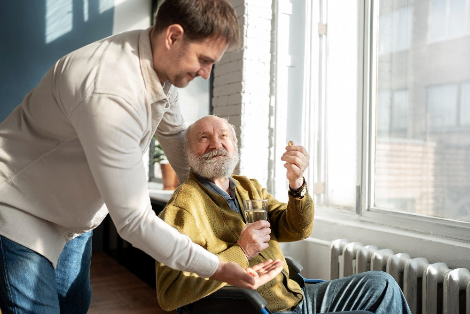 caring-for-loved-ones-with-alzheimer-s-emotional-support-and-practical-care-strategies